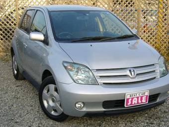 2004 Toyota ist Photos