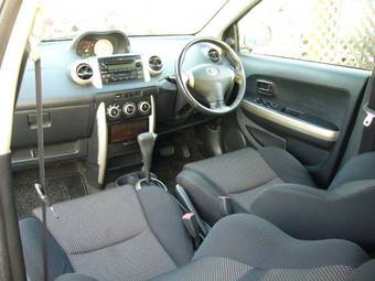 2004 Toyota ist Images
