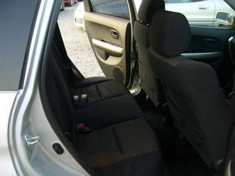 2004 Toyota ist Pictures