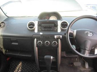 2004 Toyota ist Pictures