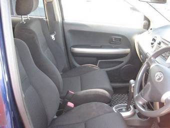2004 Toyota ist Photos