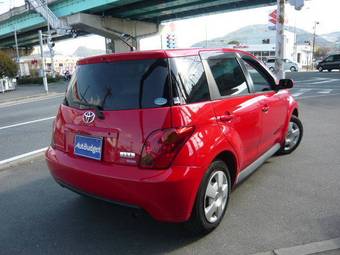 2004 Toyota ist Photos