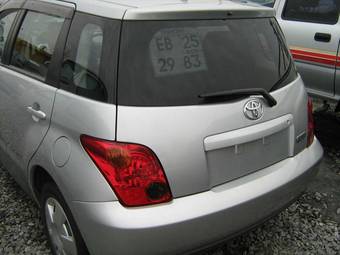 2004 Toyota ist Pictures