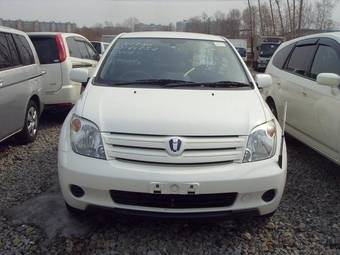 2004 Toyota ist Photos