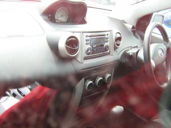 2004 Toyota ist Pics
