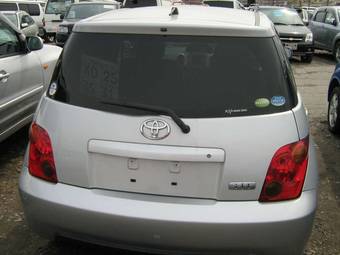 2004 Toyota ist Pictures