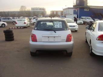 2004 Toyota ist Photos
