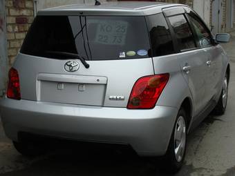 2004 Toyota ist Images