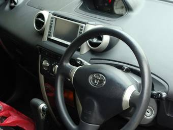 2004 Toyota ist Pictures