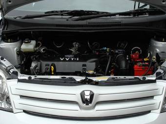 2004 Toyota ist Pics