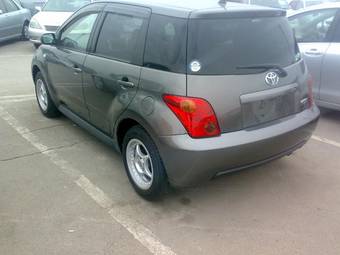 2004 Toyota ist Images