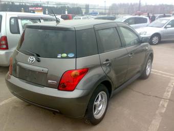 2004 Toyota ist Pictures