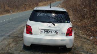 2004 Toyota ist Pics