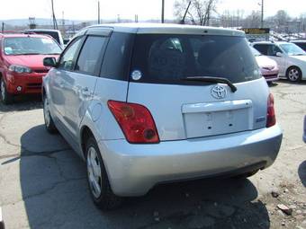 2004 Toyota ist Pictures