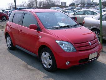 2004 Toyota ist Pictures