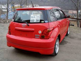 2004 Toyota ist Photos