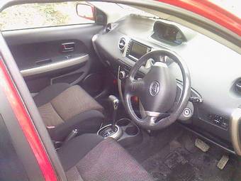 2004 Toyota ist Photos