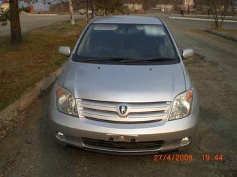 2004 Toyota ist Pictures