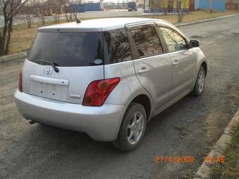 2004 Toyota ist Photos