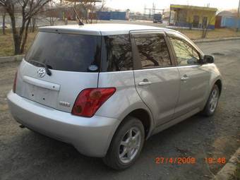 2004 Toyota ist Pictures