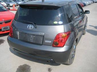 2004 Toyota ist Photos