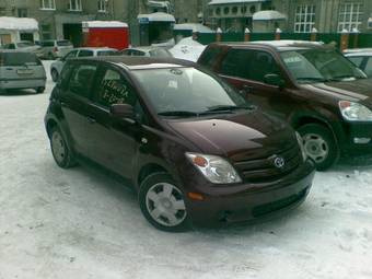 2004 Toyota ist Images