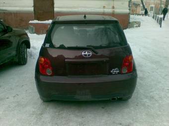 2004 Toyota ist Pics