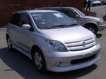2004 Toyota ist Images
