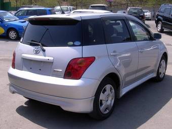 2004 Toyota ist Pictures