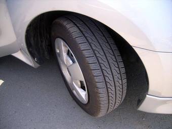 2004 Toyota ist Pictures