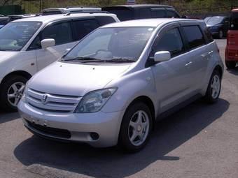 2004 Toyota ist Pictures