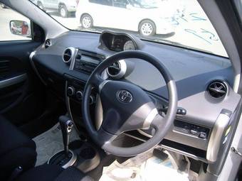 2004 Toyota ist Pictures