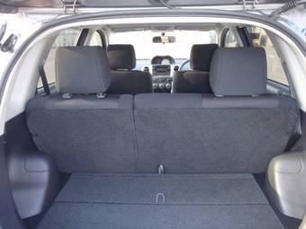 2004 Toyota ist Photos