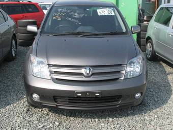 2004 Toyota ist Photos
