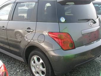 2004 Toyota ist Photos