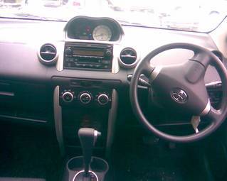 2004 Toyota ist Photos