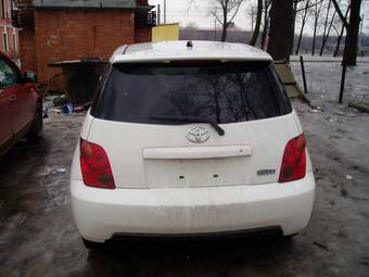 2004 Toyota ist Pictures