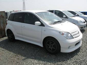 2004 Toyota ist Pictures