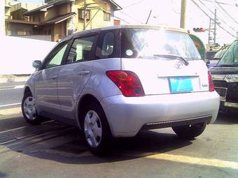 2004 Toyota ist Pictures