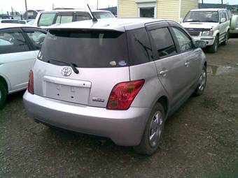 2004 Toyota ist Pictures