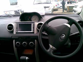 2004 Toyota ist Photos
