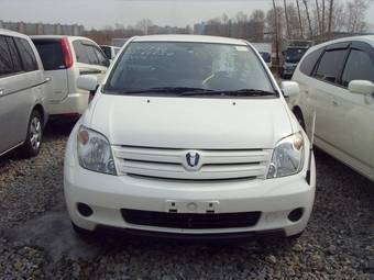 2004 Toyota ist Pictures