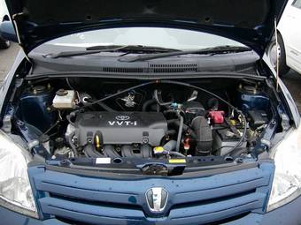 2004 Toyota ist Photos