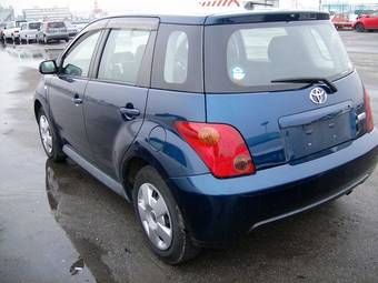 2004 Toyota ist Photos