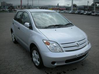 2004 Toyota ist Pictures