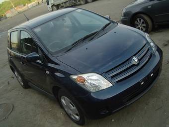 2004 Toyota ist Photos