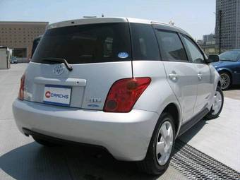 2004 Toyota ist Photos