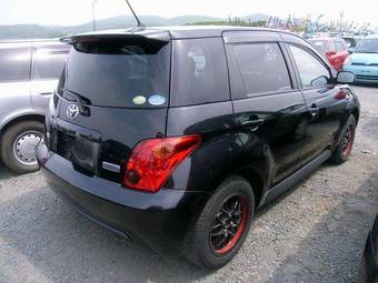 2004 Toyota ist Photos