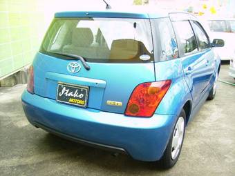 2004 Toyota ist Pictures