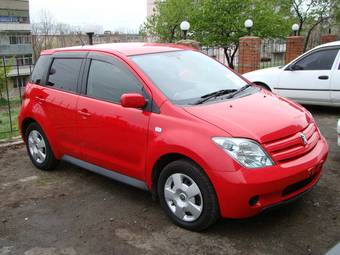 2004 Toyota ist Pictures